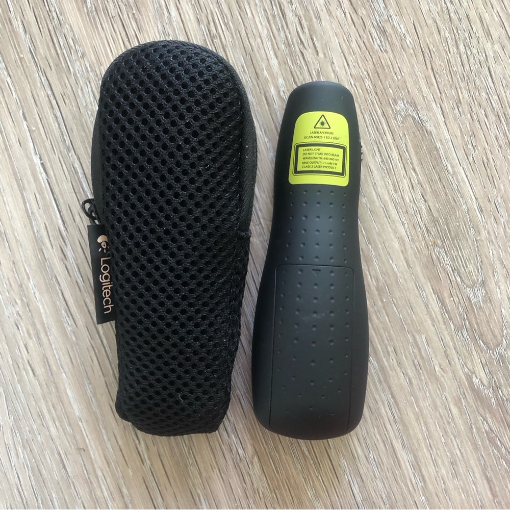 Logitech R400 2.4GHz Wireless Presenter - Picture 3 of 5